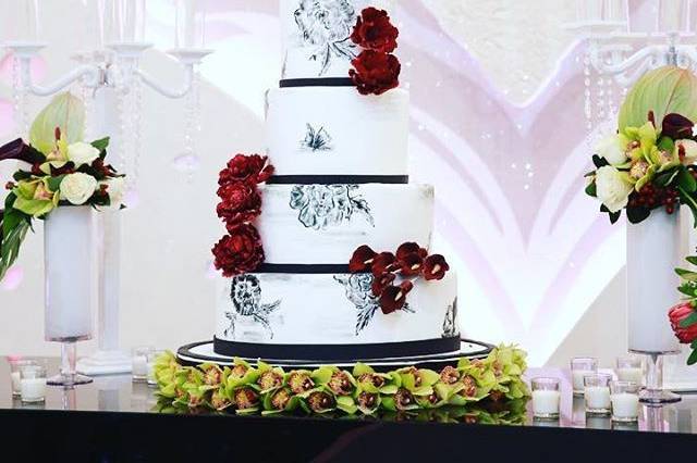 Customized wedding cakes