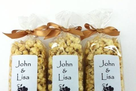 Custom popcorn wedding favors by Popsations Popcorn Company