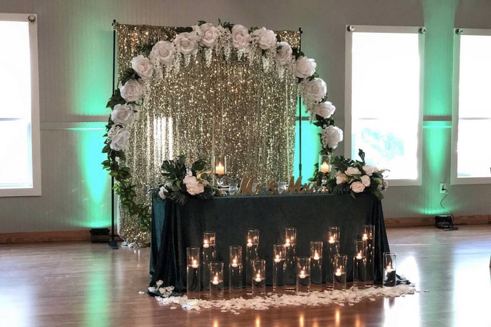 Sweetheart table decor.