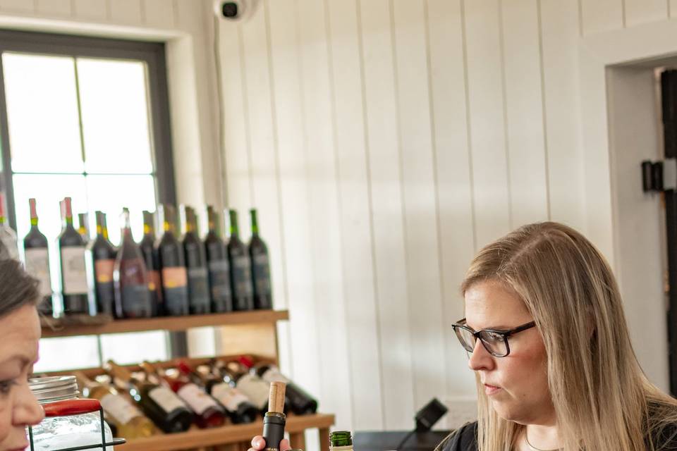 Onsite beer & wine bar service