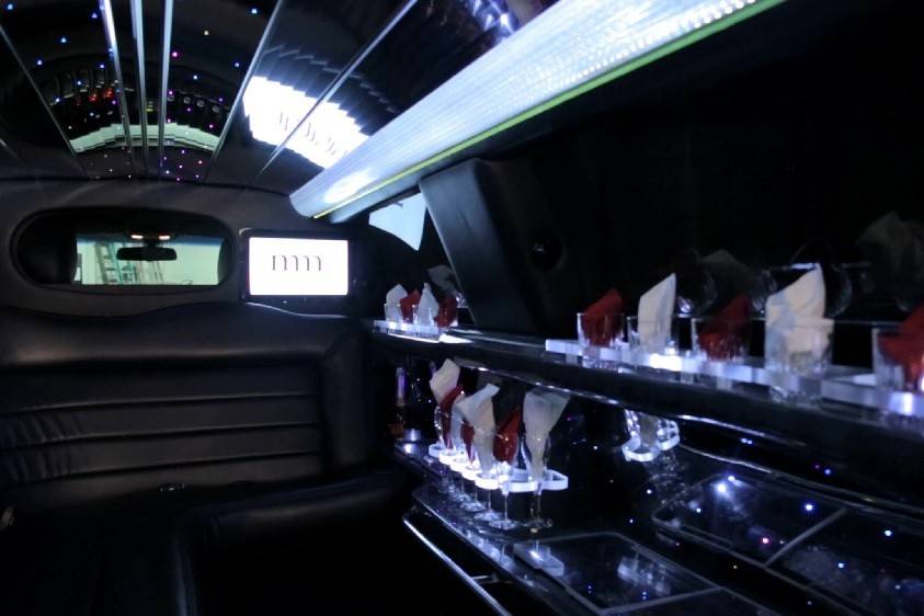 M&M Limousine and Bus Service