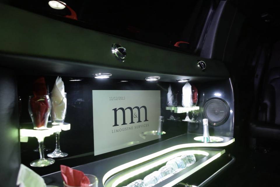 M&M Limousine and Bus Service