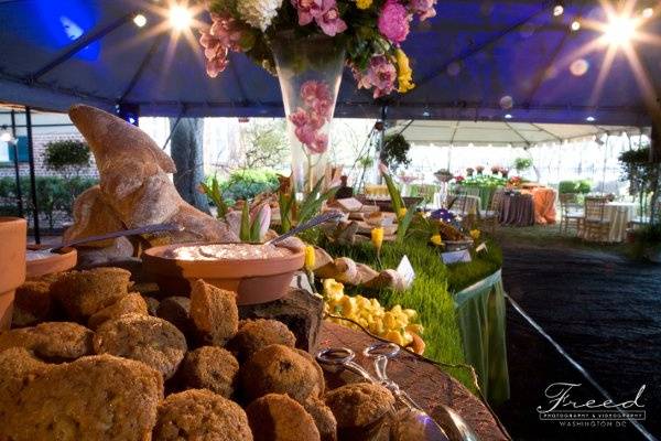 Buffet Set up from Spring 2007 Tasting. Grass covers the buffet to give the event a fresh style.