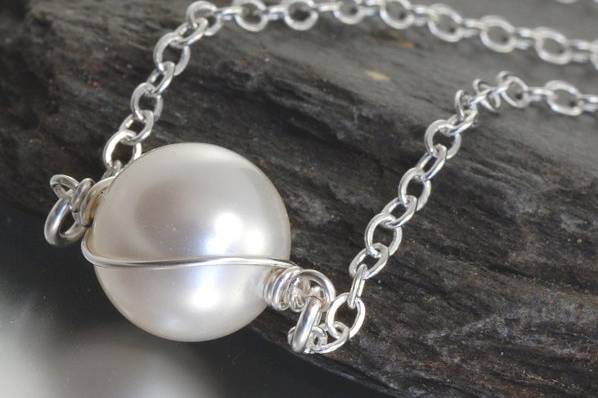 White pearl necklace