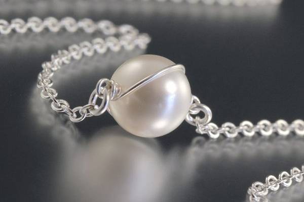 White pearl necklace