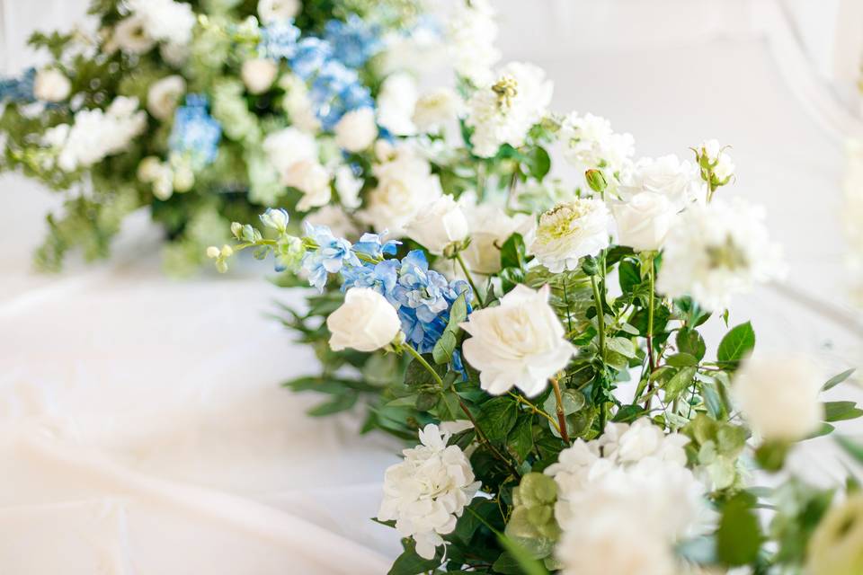 Garden aisle flowers w/blue