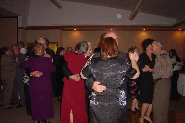 We offer professional entertainment with class and style. Just look at the guests enjoying themselves!