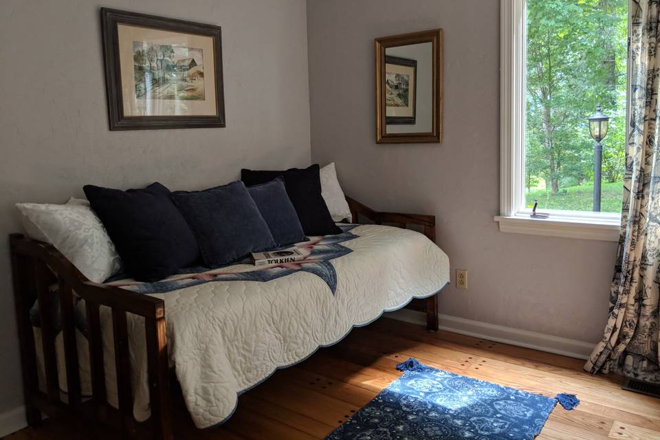 Daybed in master suite