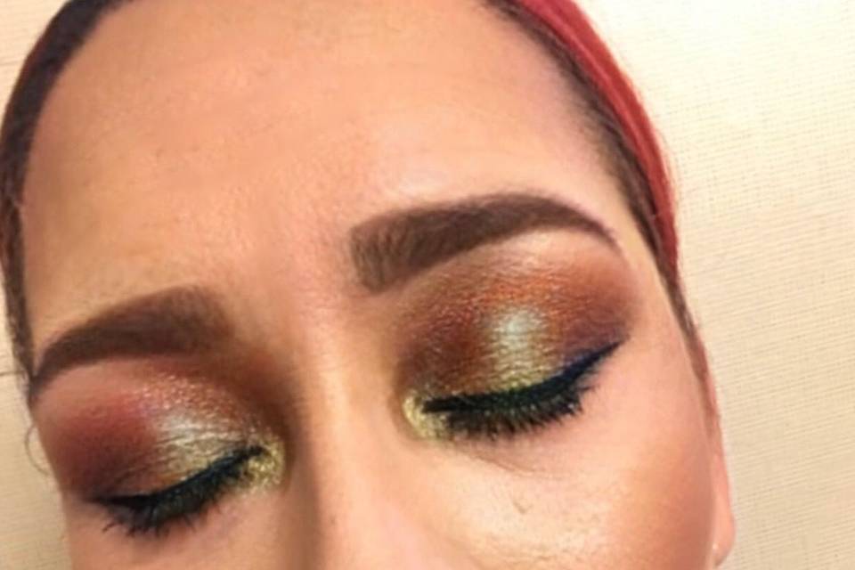 Brown eyeshadow with shimmer