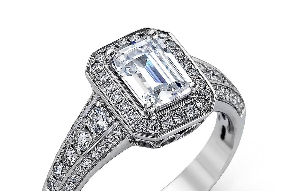 Style	MR2385	<br>	18K white gold ring comprised of 0.57ctw round white diamonds.