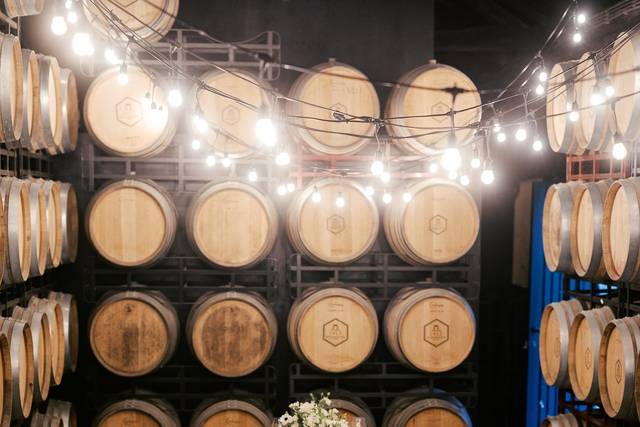 Intimate wedding Douro decor