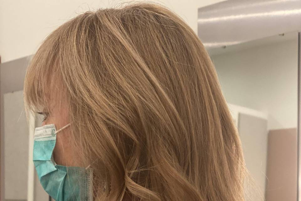 Disheveled hairstyle