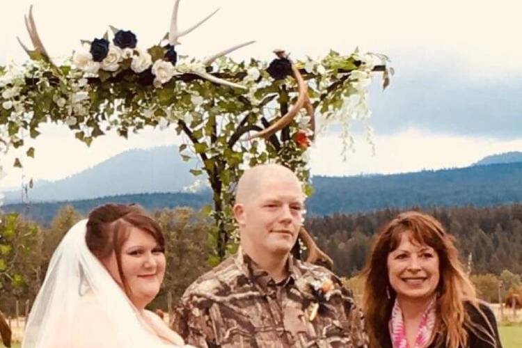 Gorge Romance Wedding Officiant