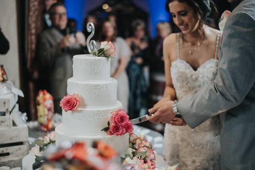 Cutting Cake