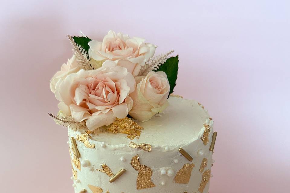 Small Gold + Floral Cake