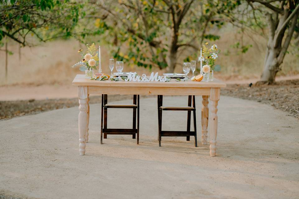 Sweetheart table setting