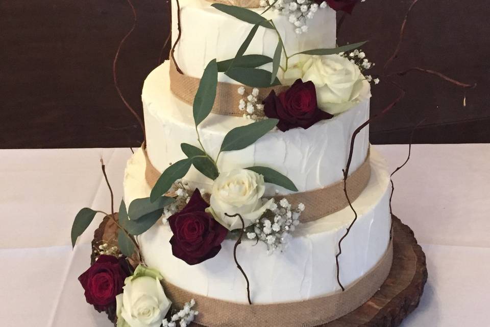 Rose decorated cake