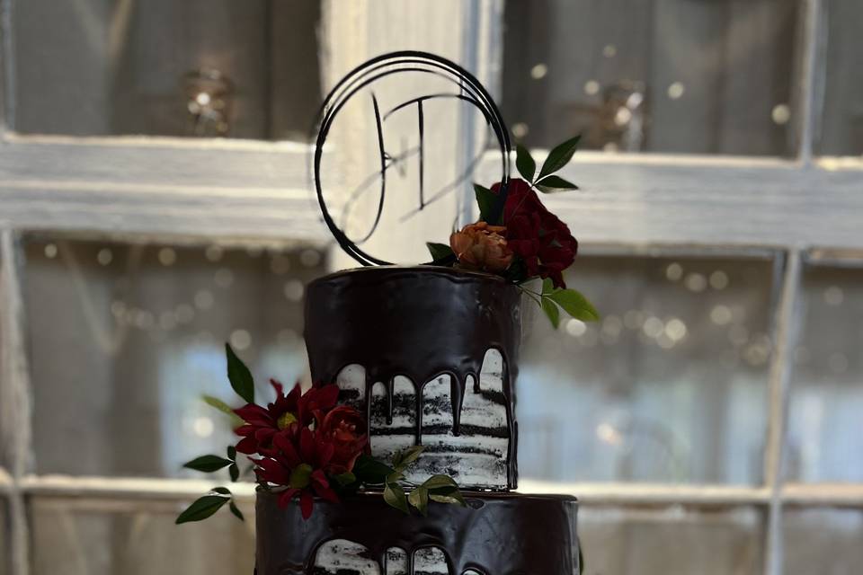 Naked cake with ganache drip