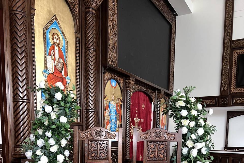 Throne chairs