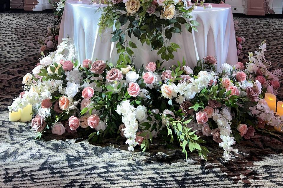 Sweetheart table