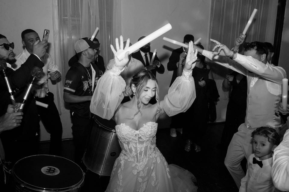 Dancing with my hairdo