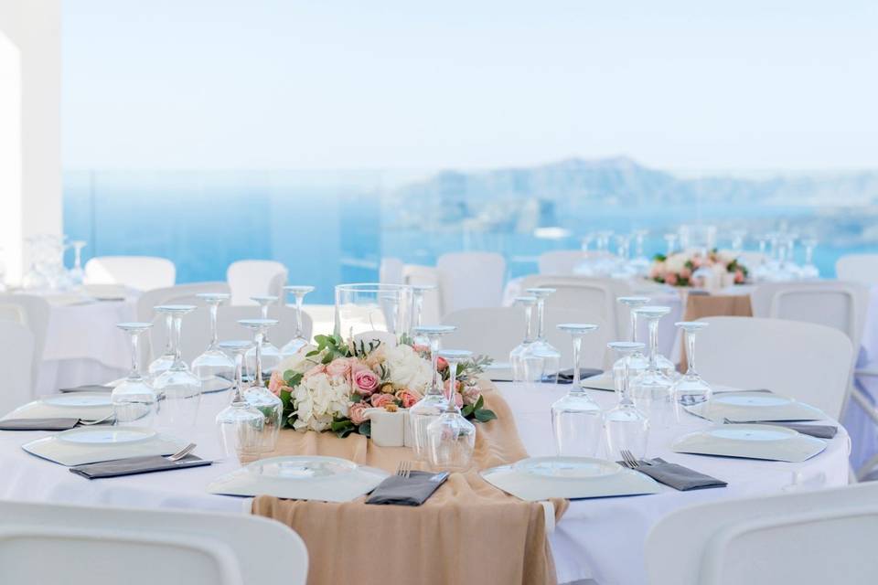 wedding reception, island, santorini, flowers, wedding planner, amour santorini