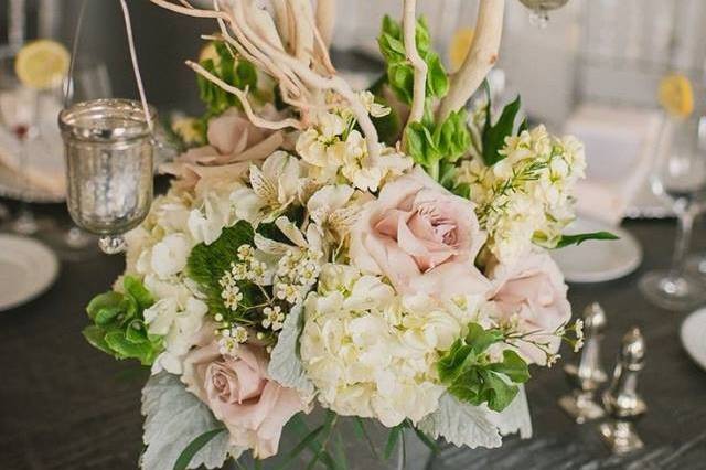 Beautiful table setup with centerpiece