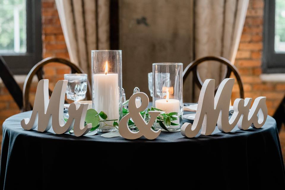 Sweetheart table