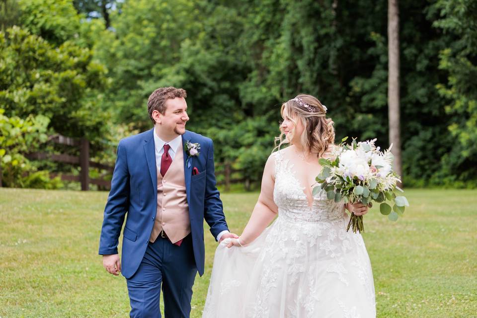 Zukas Hilltop Barn wedding pho