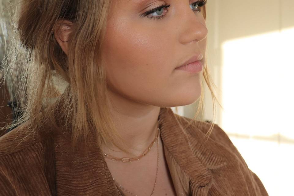 Bronzed makeup