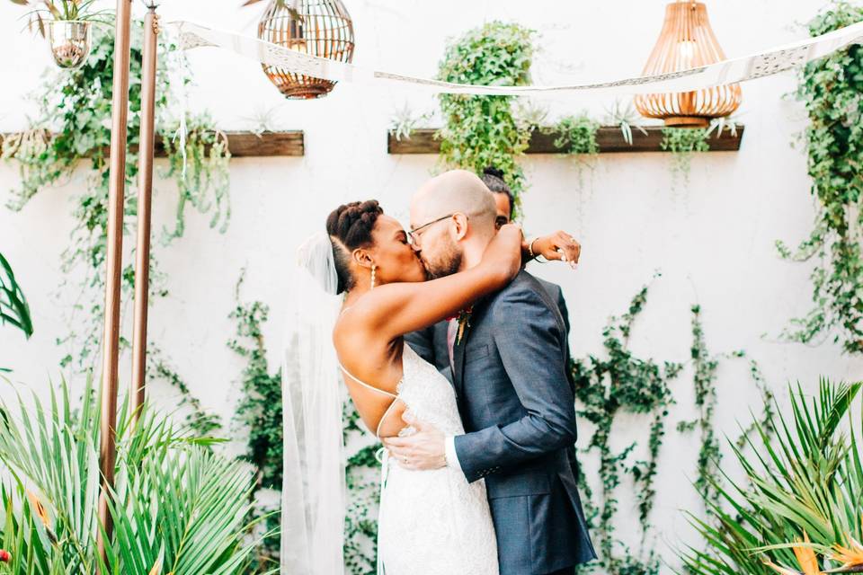 Vine wall ceremony