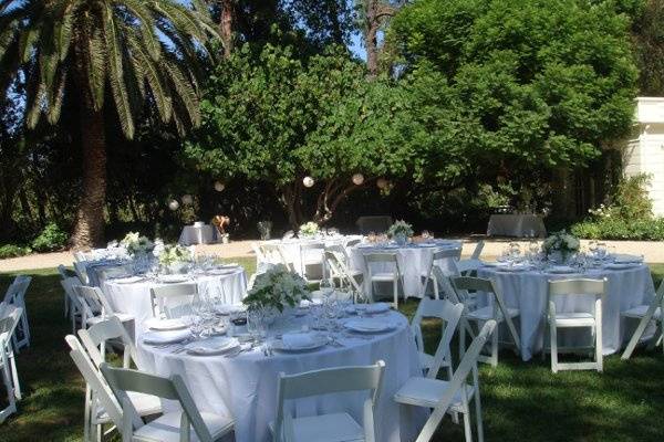 Outdoor dining area set-up