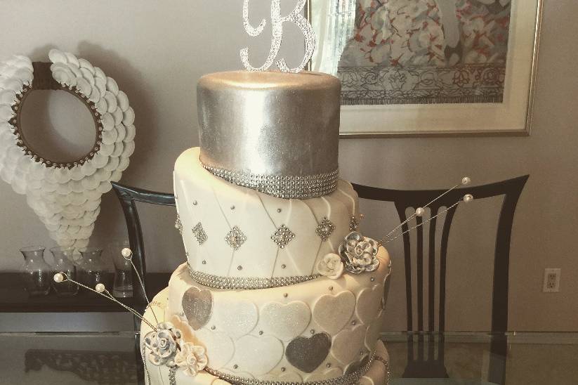 Asymmetrical cake with silver details