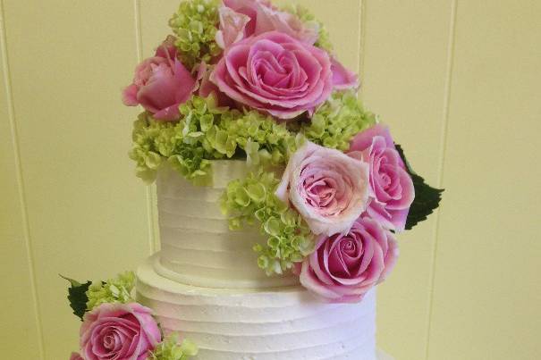 4-tier cake with pink flowers