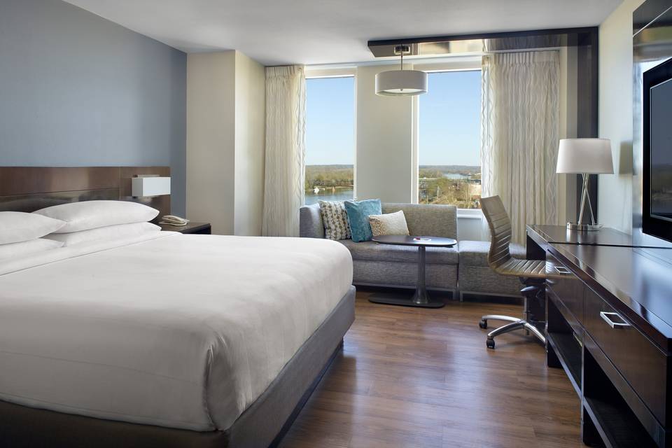 Guest room- King Main Tower