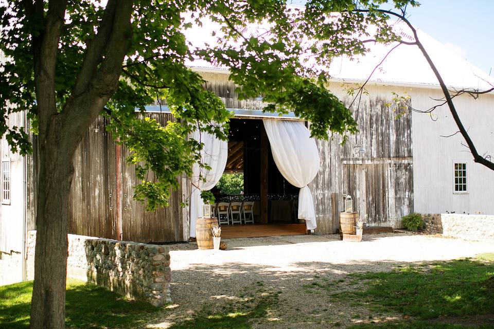 Hidden Vineyard Wedding Barn