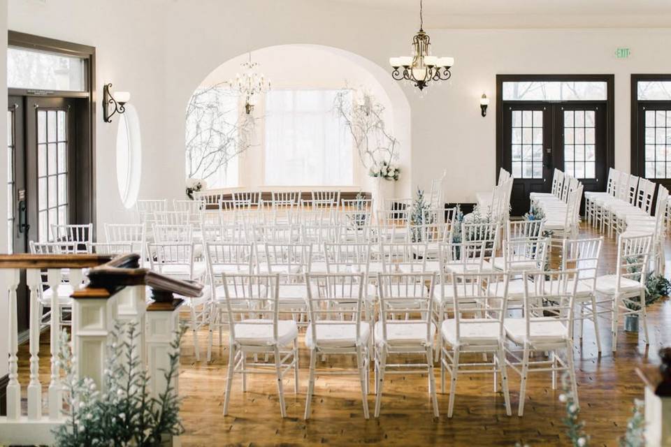 White Chiavari Chair Ceremony
