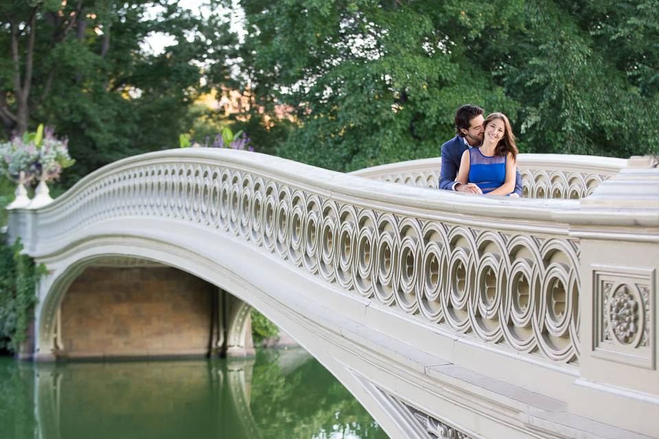 Nyc wedding photographer: nyc engagement photos in central park