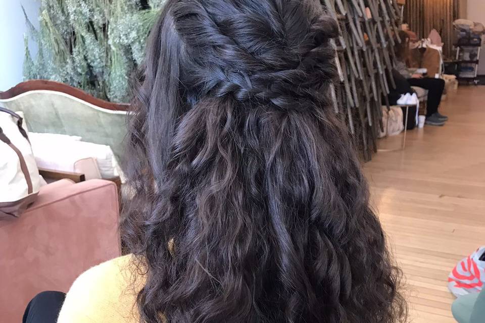 Natural Curl Half Up