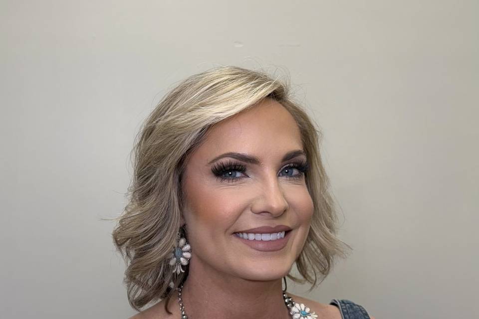 We love glamming moms