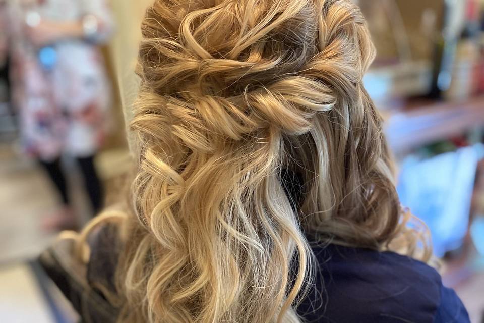 Mother of bride hair