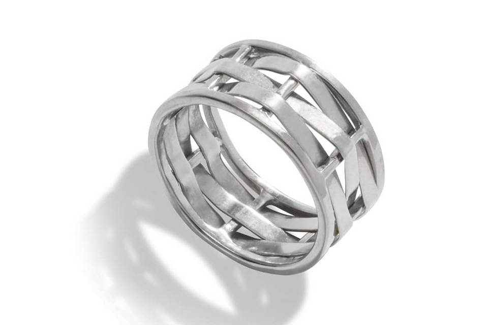 Classic woven band in white gold