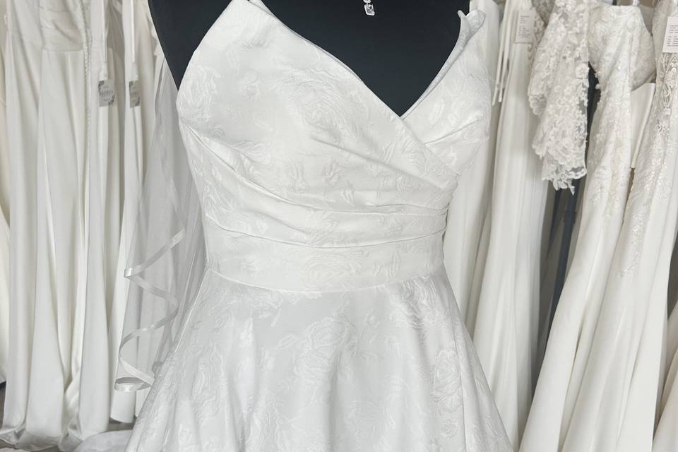 Strapless V neck Wedding Dress