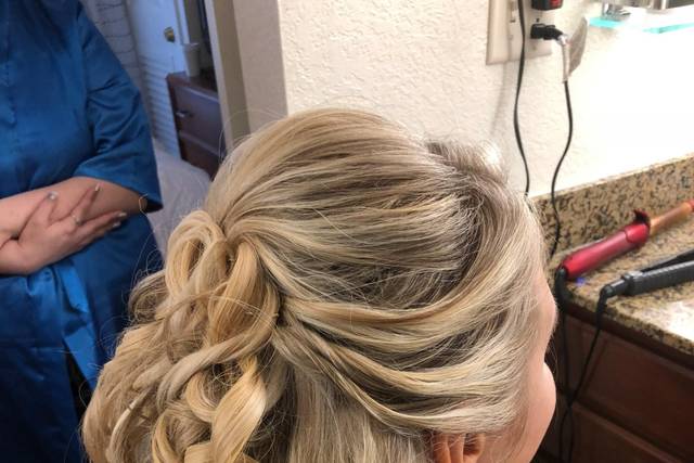 Loose curls, half-up