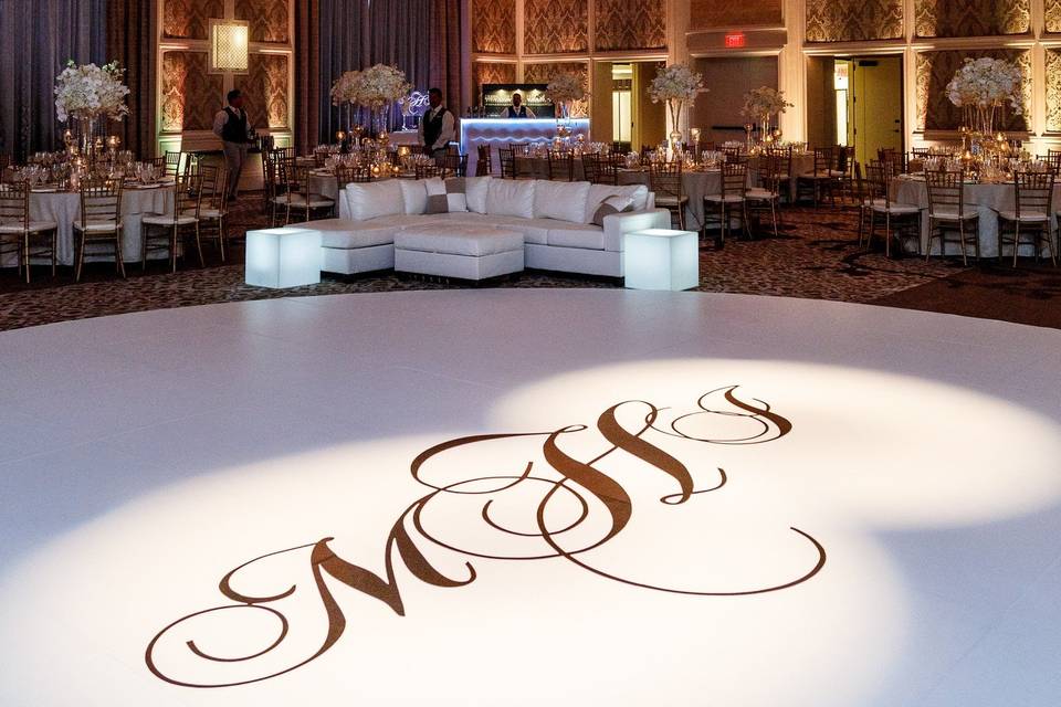 Guests will gather around the sofa to watch your first dance.