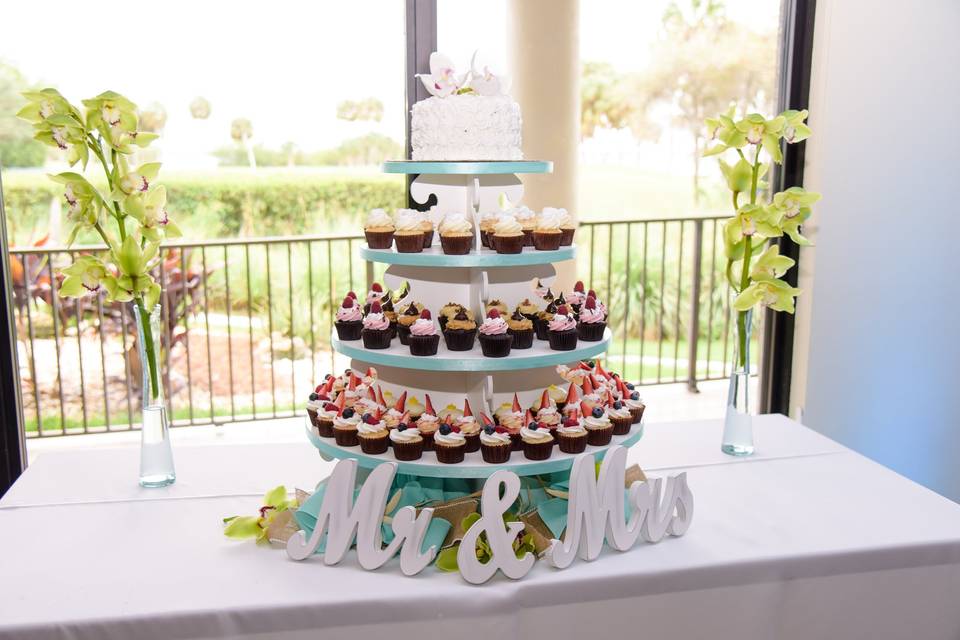 Wedding-themed cupcake display