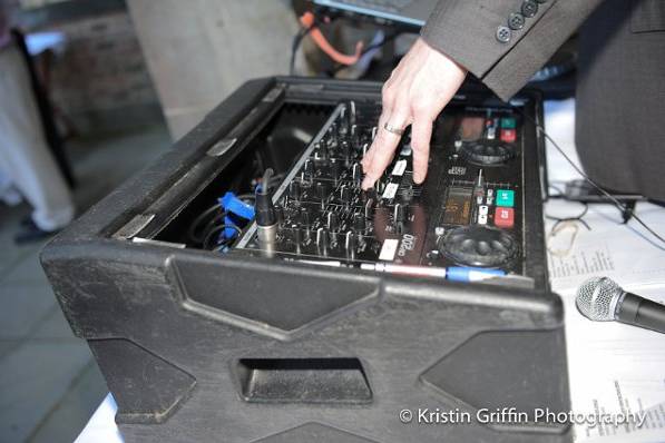 DJ mixer