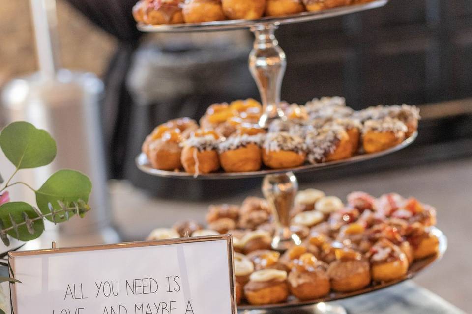 Dessert display