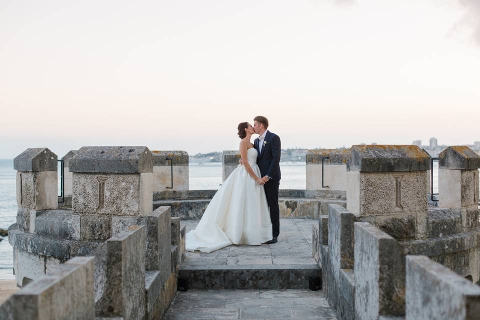 A couple kissing in the Sea View Castle