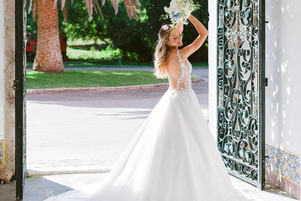 A stunning bride at Penha Longa Resort